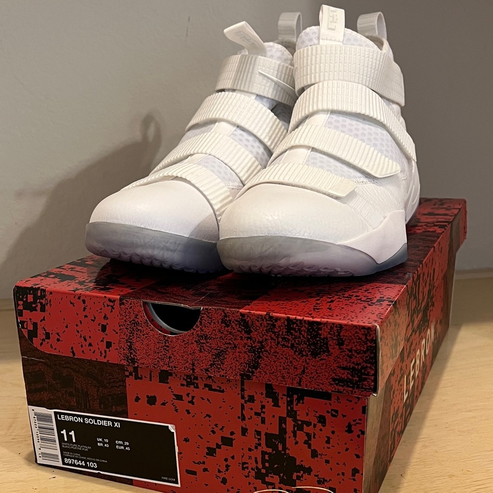 Nike Lebron James Soldier XI White/ Pure Platinum - Picture 4 of 5